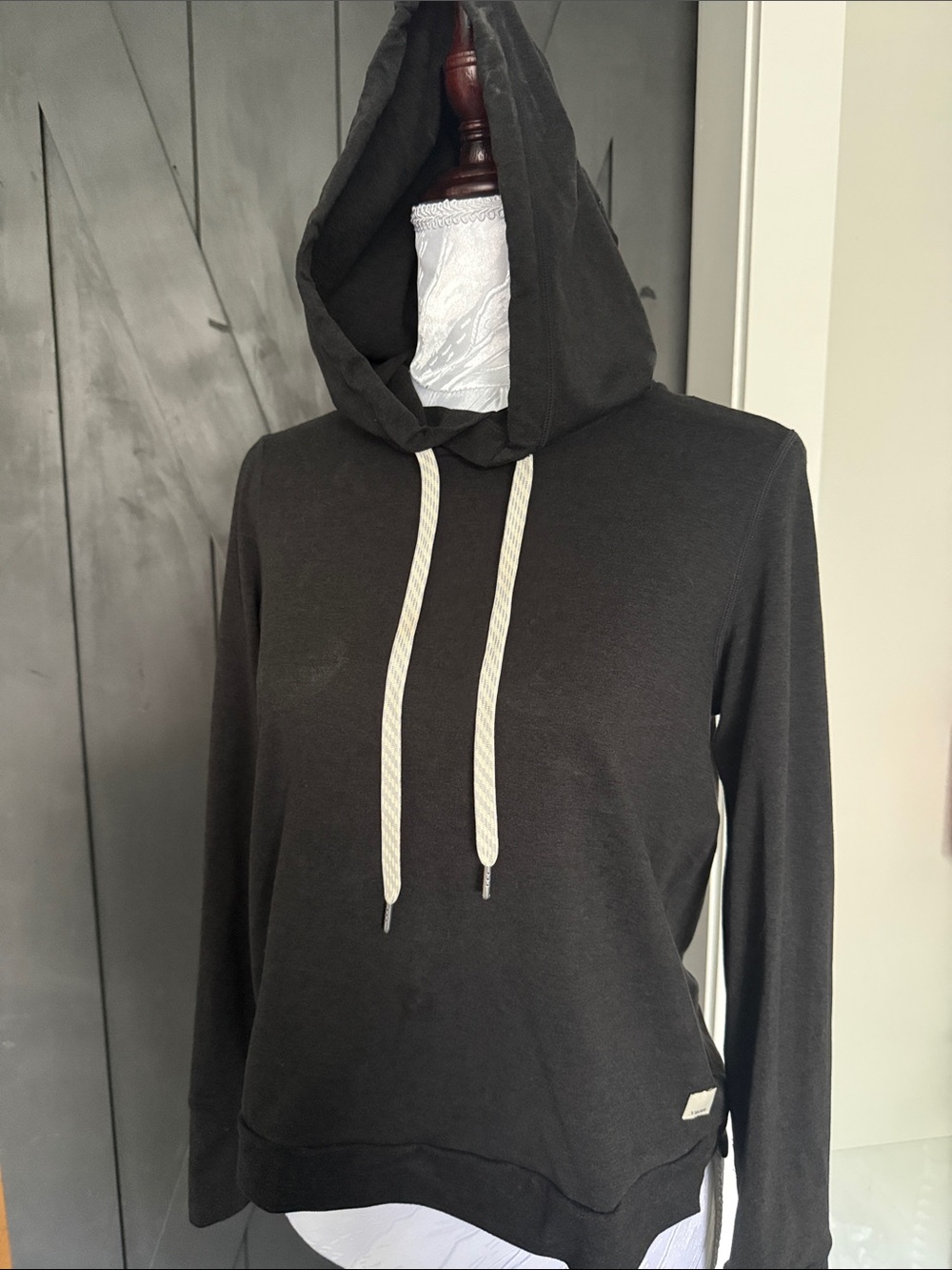 Vuori Women’s Halo Black Hooded Sweatshirt with Contrast Drawcords